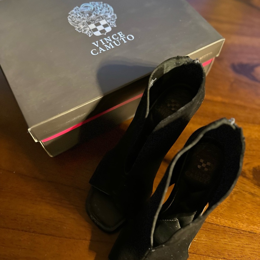Vince Camuto Black Heeled Boots Chic Design